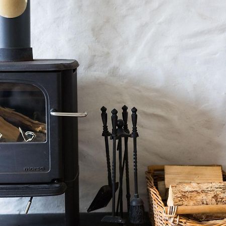 The Workshop- Eco Cottage By The Coastal Path Goodwick Exterior foto